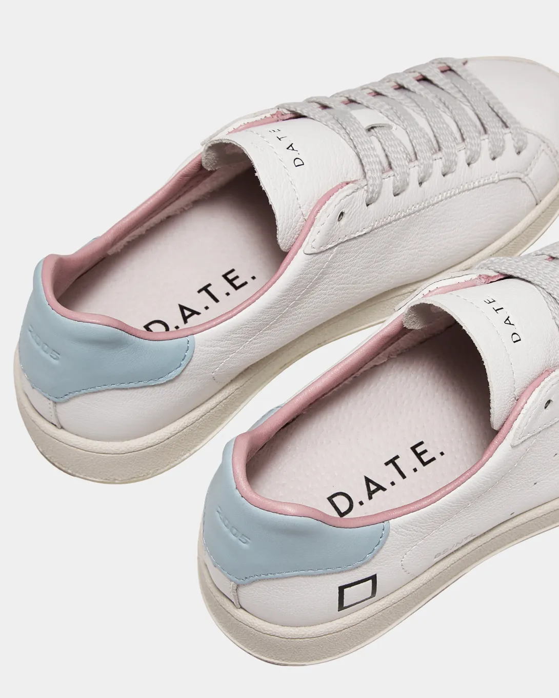 D.A.T.E. Base Natural White Sky Blue Leather Trainers