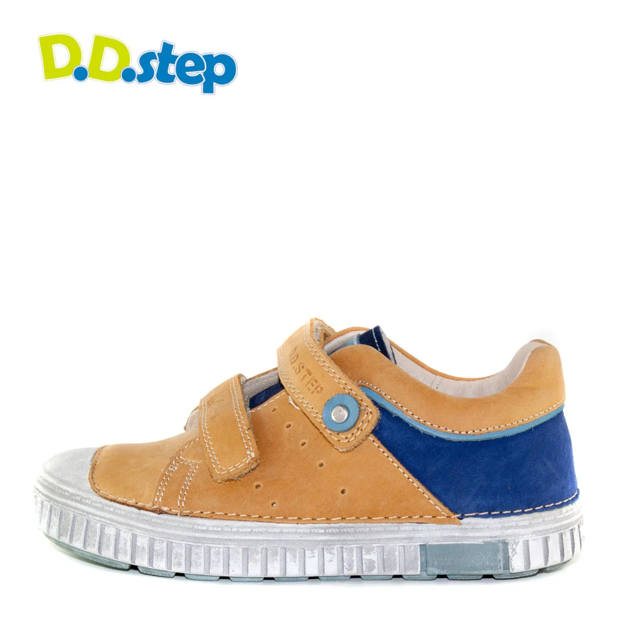 D.D. Step big kid boy shoes sandy brown with blue heel size US 13-4