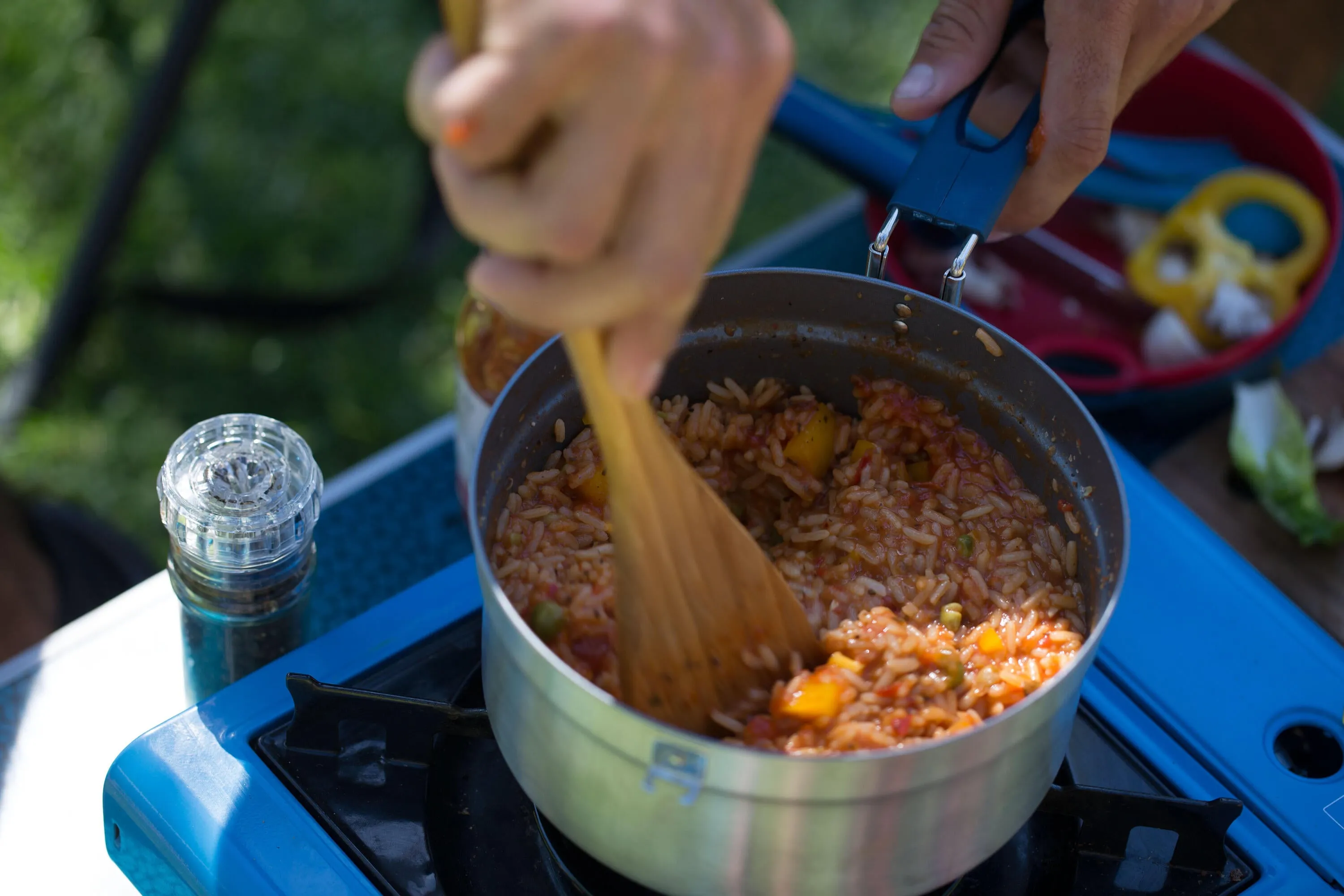 Quechua Non-Stick Stainless Steel 2-Person 14-Piece Camp Cookset 2.1 L